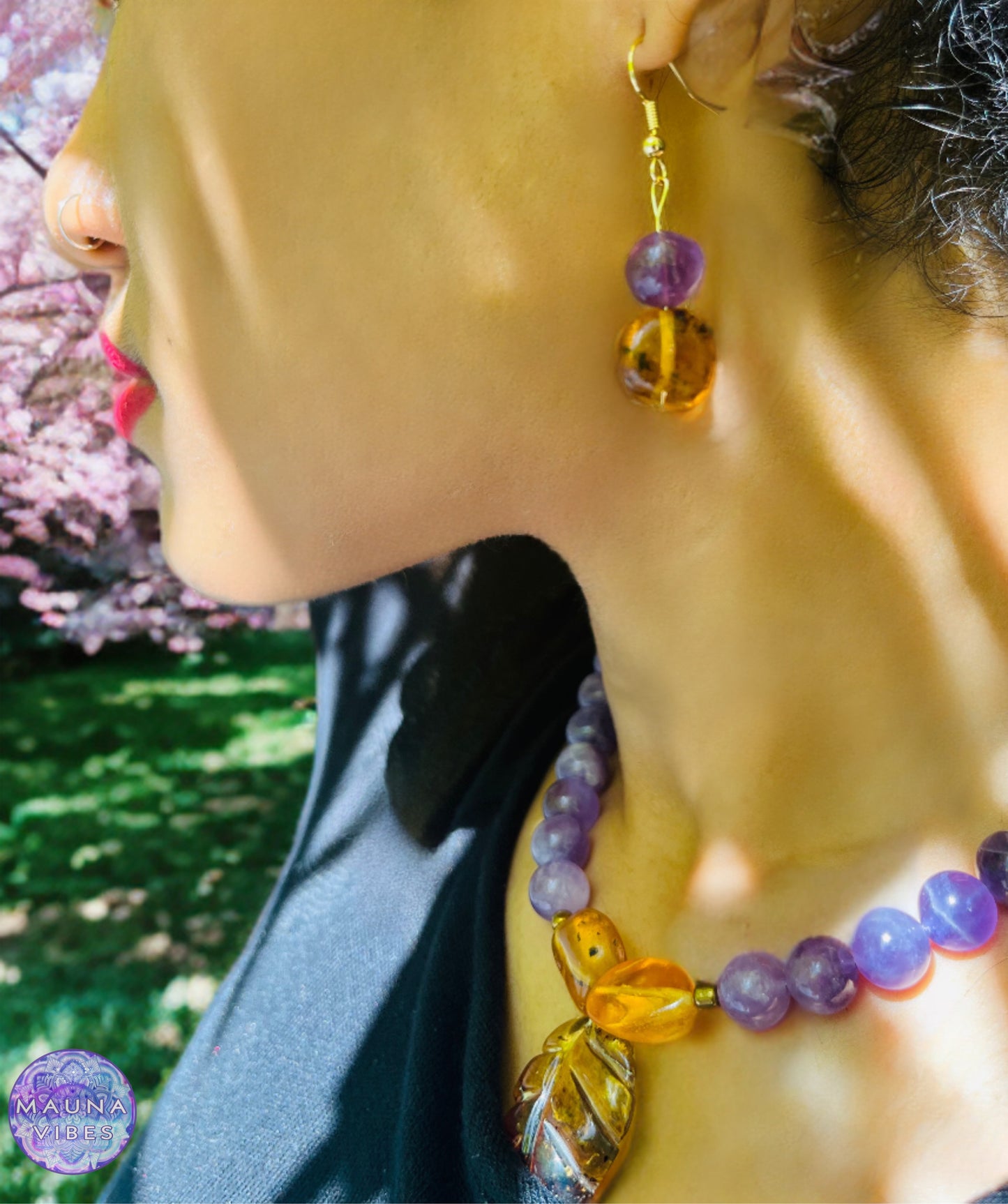 Conjunto de collar, pulsera y pendientes de ámbar y amatista para mujer. Ámbar dominicano y amatista brasileña genuinos de alta calidad. Joyería de alta gama.