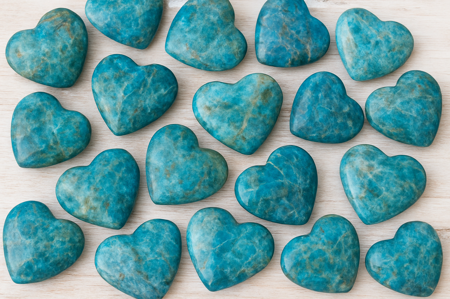 Blue Apatite Heart Crystal – Healing Stone for Reiki, Meditation & Home Décor