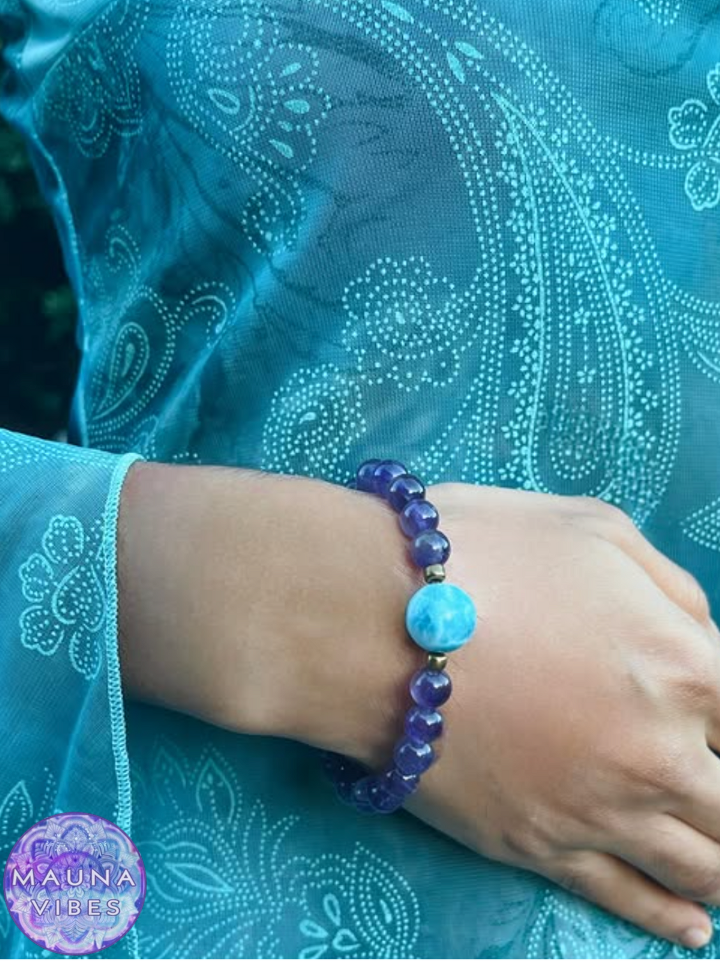 Coleção de pulseiras Larimar com quartzo rosa, ametista, olho de tigre e obsidiana | Joias de cristal com pedras preciosas para equilíbrio e proteção.