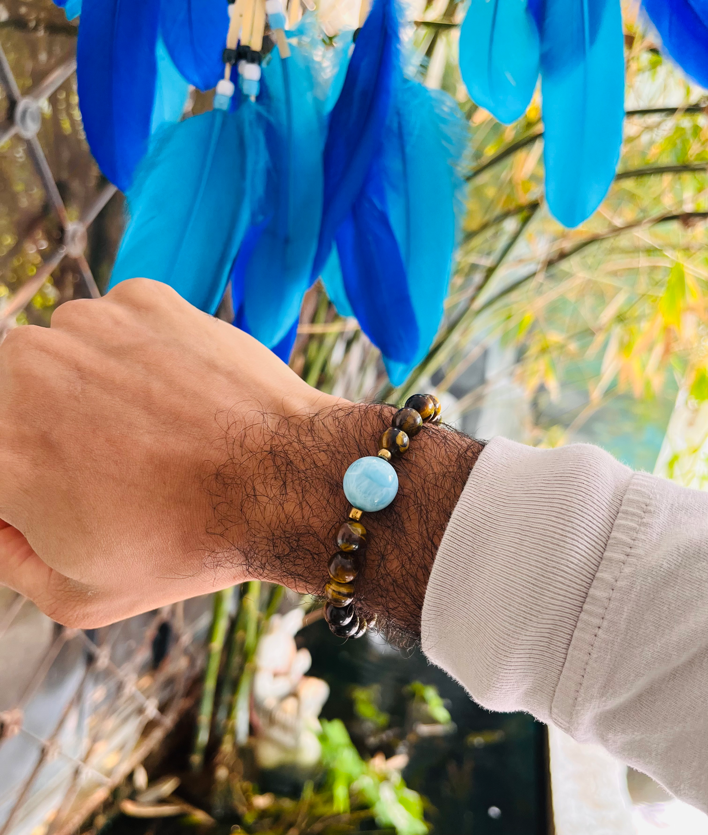 Coleção de pulseiras Larimar com quartzo rosa, ametista, olho de tigre e obsidiana | Joias de cristal com pedras preciosas para equilíbrio e proteção.
