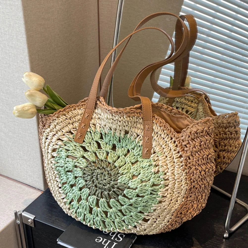 Bolso de playa bohemio de paja para mujer: un bolso con un toque de color para viajes y días de playa.