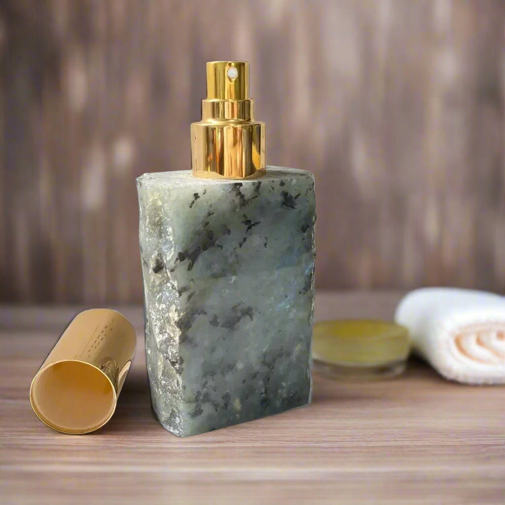 Botellas pulverizadoras de piedras preciosas de cristal natural: dispensadores artesanales de cristal natural para aceites esenciales, tónicos y productos para el cuidado de la piel (10 ml y 30 ml)