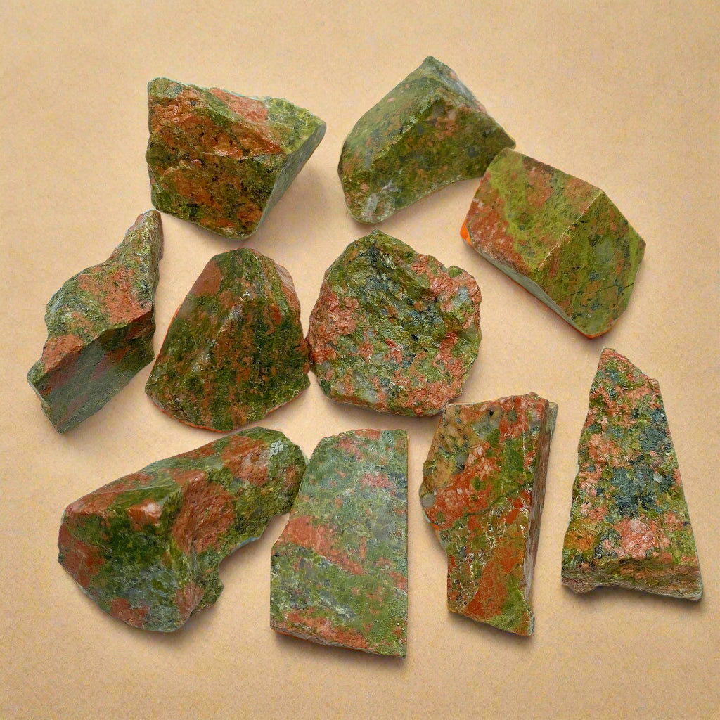 Piedra unakita cruda natural: para curación emocional, equilibrio y sueño reparador.