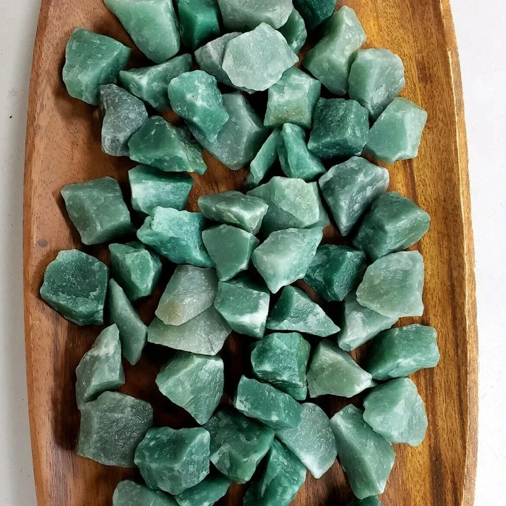 Aventurina verde natural: piedra curativa en bruto para la suerte, la fortuna, la abundancia y el éxito.
