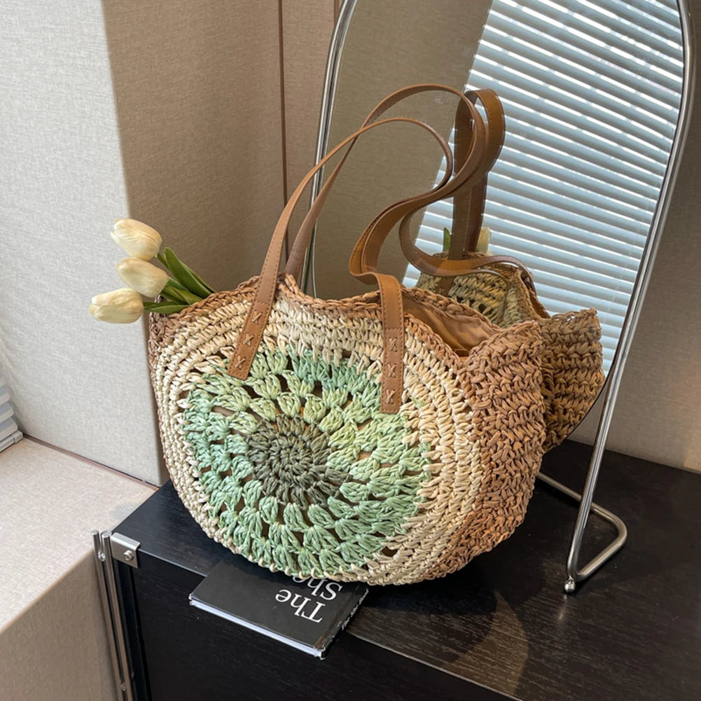 Bolso de playa bohemio de paja para mujer: un bolso con un toque de color para viajes y días de playa.