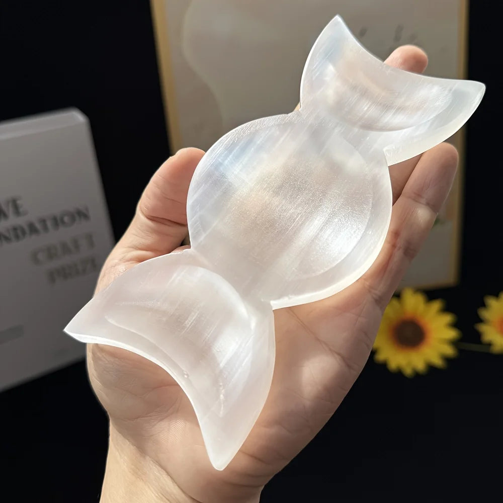Cuenco de selenita de triple luna: cuenco de cristal de diosa de 15 cm para curación, rituales y decoración | Plato de altar lunar | Perfecto para el hogar o el spa.