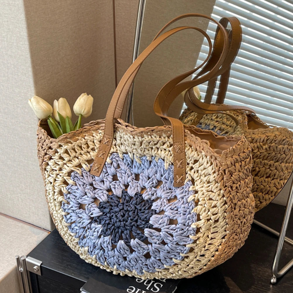 Bolso de playa bohemio de paja para mujer: un bolso con un toque de color para viajes y días de playa.