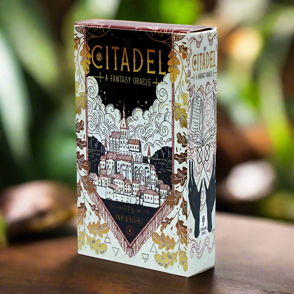 La Baraja del Oráculo de la Ciudadela: 60 cartas de Oráculo de Fantasía Mística para la Introspección y la Reflexión