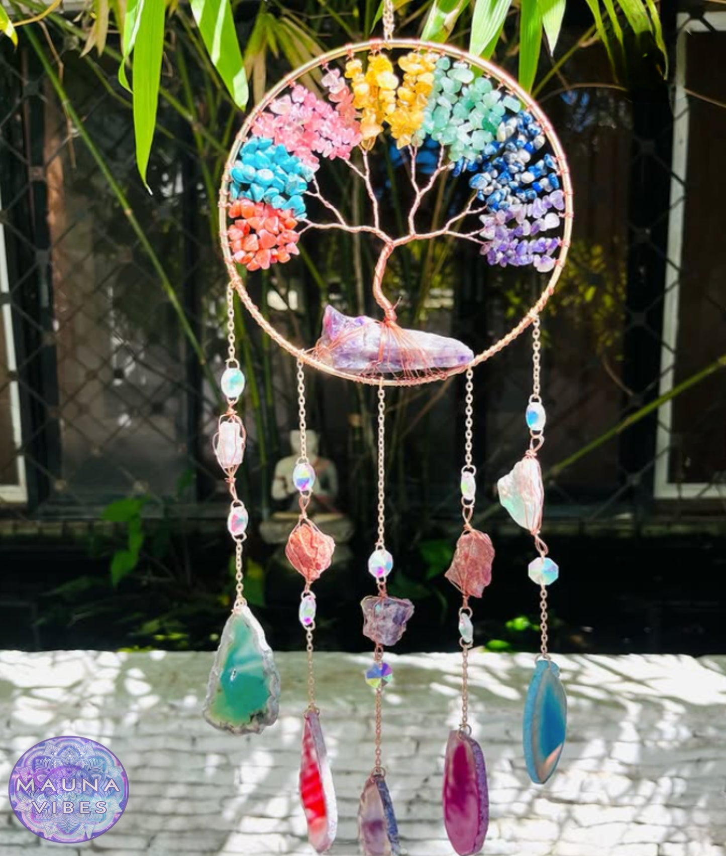 Colgante atrapasueños de los 7 chakras del Árbol de la Vida - Carillón de viento de cristal de amatista y ágata colorido hecho a mano para decoración de pared interior y exterior 🌳🌈💎✨