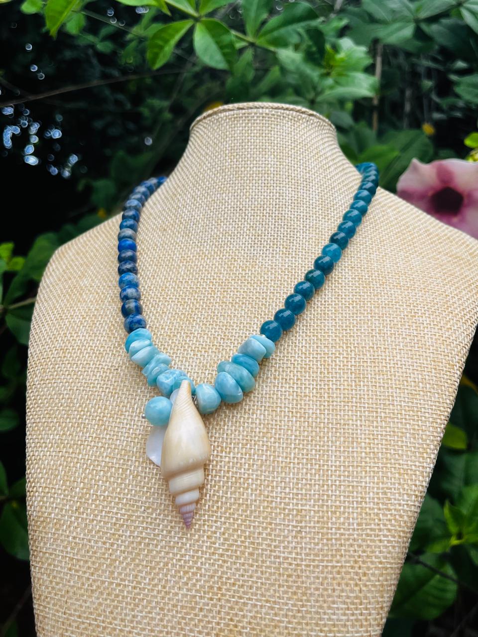 Collar de larimar auténtico para mujer: joyería de cristal curativo de apatita y lapislázuli | Regalo de lujo inspirado en el océano para ella | Collar bañado en plata con piedras preciosas de los 3 mares de Mauna Vibes