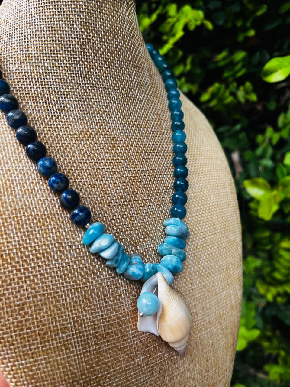 Collar de larimar auténtico para mujer: joyería de cristal curativo de apatita y lapislázuli | Regalo de lujo inspirado en el océano para ella | Collar bañado en plata con piedras preciosas de los 3 mares de Mauna Vibes