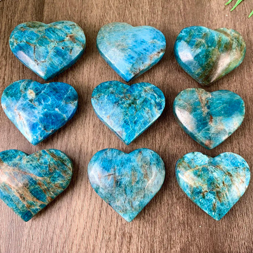 Blue Apatite Heart Crystal – Healing Stone for Reiki, Meditation & Home Décor