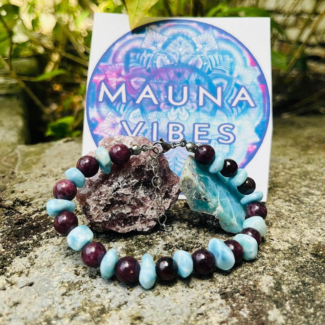 Larimar Bracelet with Garnet – 8mm Beads & Natural Chips