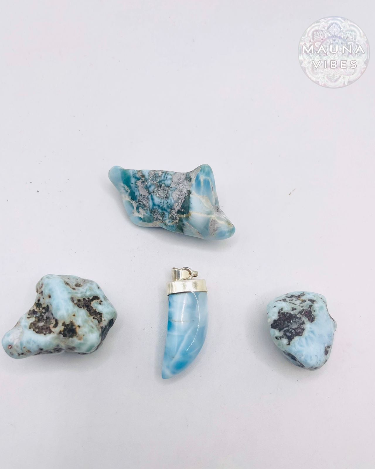 Colgante de colmillo de larimar para mujer y hombre: elaborado con larimar genuino y plata de ley 925.