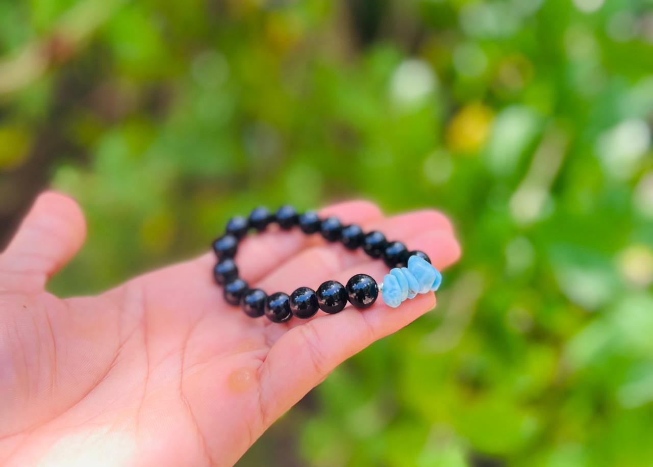 Pulsera de obsidiana larimar con chips de larimar - Pulsera de piedras preciosas para hombres y mujeres.