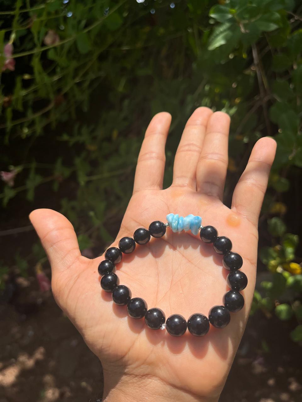 Pulsera de obsidiana larimar con chips de larimar - Pulsera de piedras preciosas para hombres y mujeres.