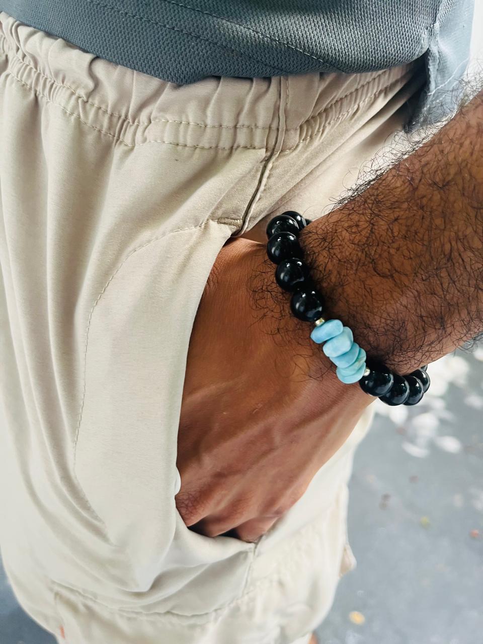 Pulsera de obsidiana larimar con chips de larimar - Pulsera de piedras preciosas para hombres y mujeres.
