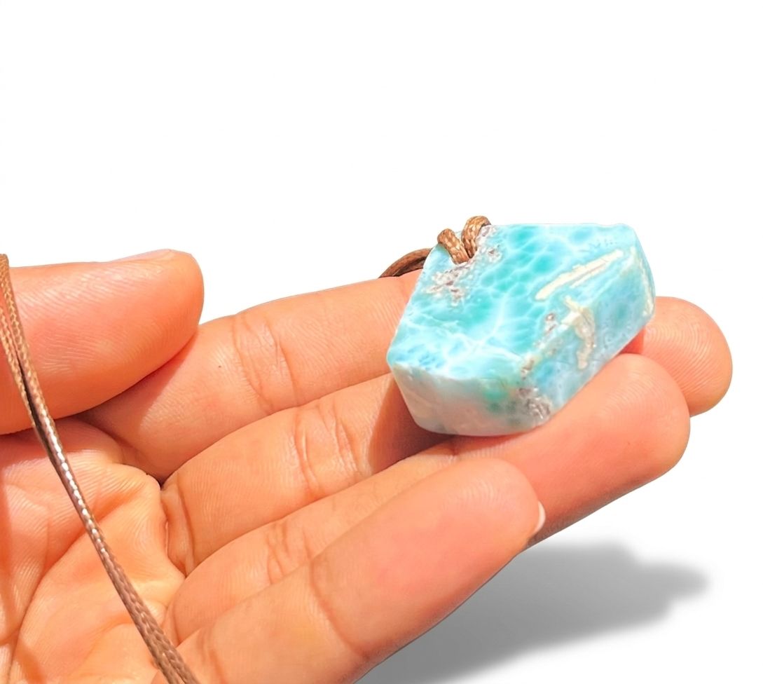 Collar con colgante de larimar en rodajas AAA, piedra preciosa azul dominicana, cuerda ajustable para hombre y mujer
