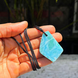 Collar con colgante de larimar en rodajas AAA, piedra preciosa azul dominicana, cuerda ajustable para hombre y mujer
