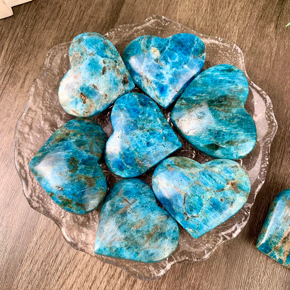 Blue Apatite Heart Crystal – Healing Stone for Reiki, Meditation & Home Décor