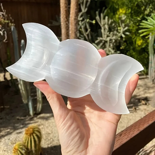 Selenite Triple Moon Bowl – 15cm Goddess Crystal Bowl for Healing, Rituals & Decor | Moon Altar Dish | Perfect for Home or Spa.