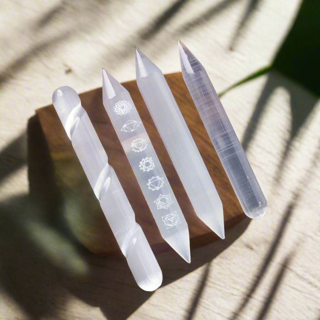 Selenite Energy Wand– Natural Healing Stick for Reiki, Protection & Home Decor (14–15cm)