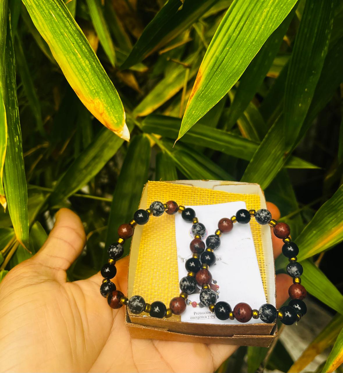 Pulseira de Obsidiana para Homens e Mulheres – Obsidiana Vermelha, Preta e Floco de Neve - Pulseira para Proteção, Força e Aterramento Presente para Ele ou Ela