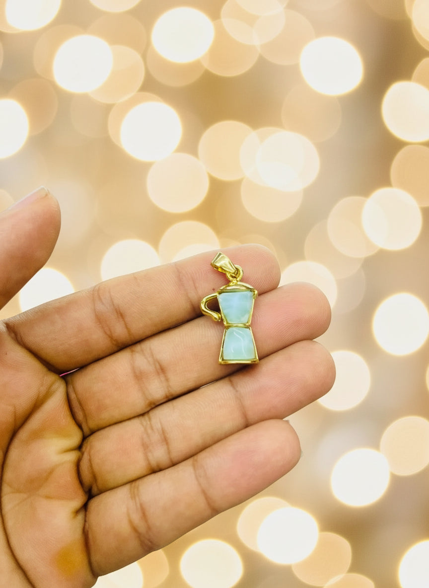 Colgante de Larimar para Cafetera – Baño de Plata u Oro | Joyería Dominicana de Larimar para Hombre y Mujer