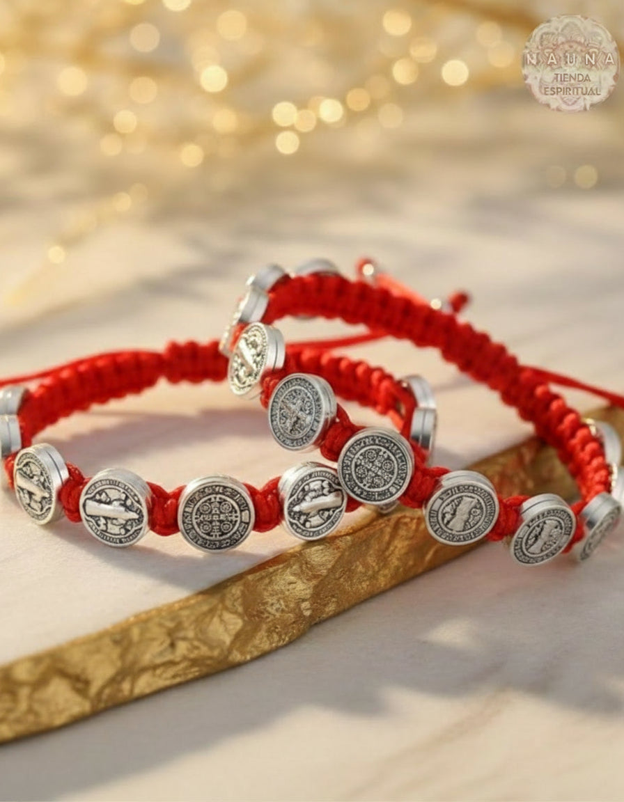 Pulsera de San Benito con Hilo Rojo – Amuleto de Protección y Buenas Energías