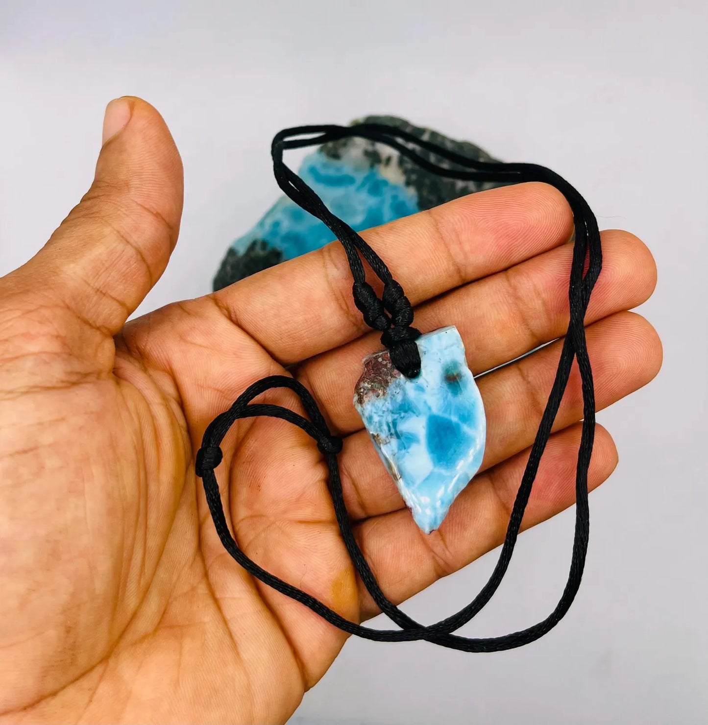 Collar con colgante de larimar AAA: piedra preciosa azul dominicana, collar ajustable para hombre y mujer.