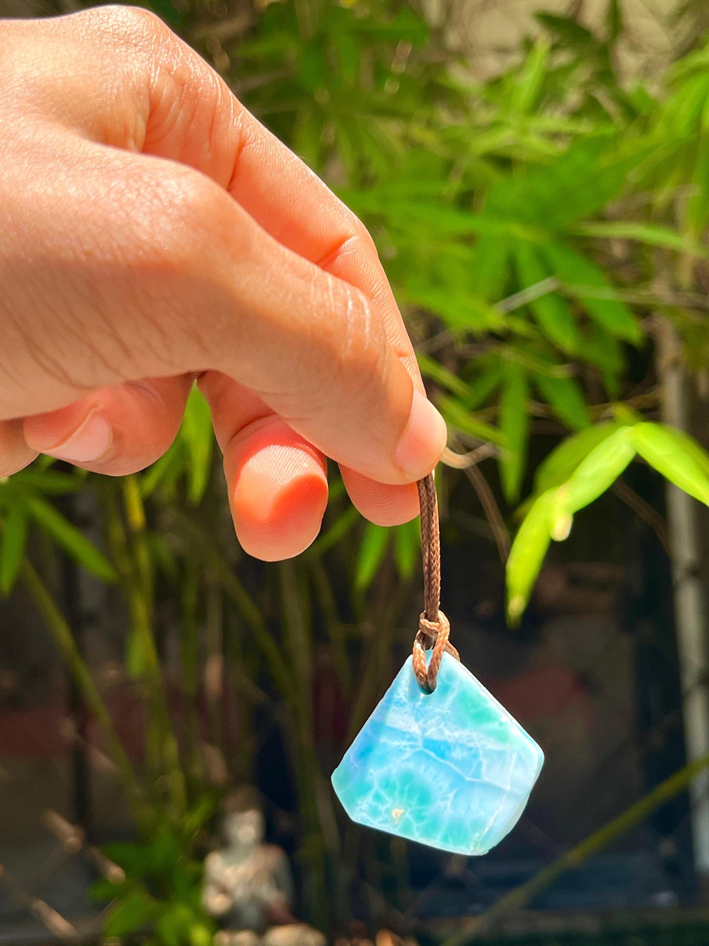 Collar con colgante de larimar en rodajas AAA, piedra preciosa azul dominicana, cuerda ajustable para hombre y mujer