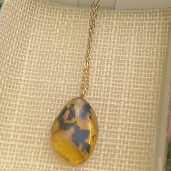 amber necklace
