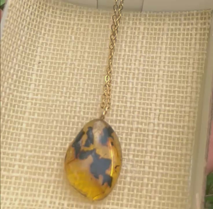 amber necklace